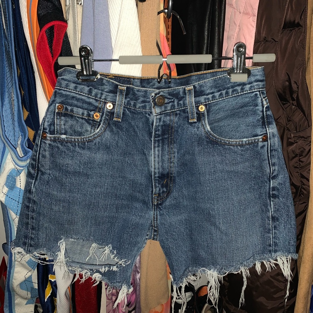 Levi’s 505 High Waisted Shorts (Mid thigh)
